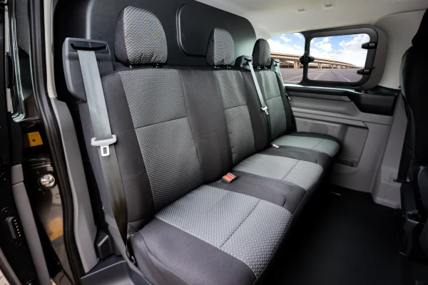 z4l-sitzbezuege-passend-fuer-ford-transit-custom-doubelcab-ab-2024-3-er-sitzbank-2-reihe-polstermaterial-lux-passgenau (1).webp