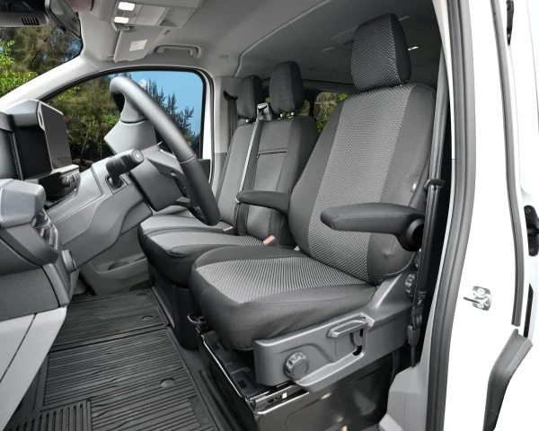 z4l-sitzbezuege-passend-fuer-ford-transit-custom-tourneo-custom-ab-2024-3-sitzer-und-2-armlehne-polyester-schwarz-grau-lux-passgenau.webp